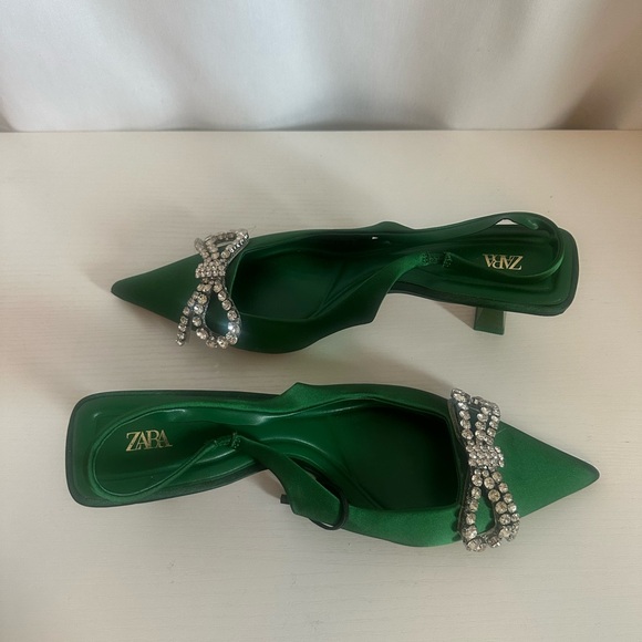 Zara Shoes - Zara Green Satin Women's Heels with Rhinestone Bow.